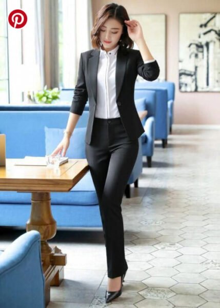 Ropa ejecutiva para mujeres. ¿Cómo en la oficina? 👠